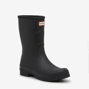 Hunter boots black with matching Hunter socks. Like new!